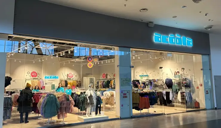 В красноярском ТРЦ «Планета» открылся магазин детской одежды ACOOLA