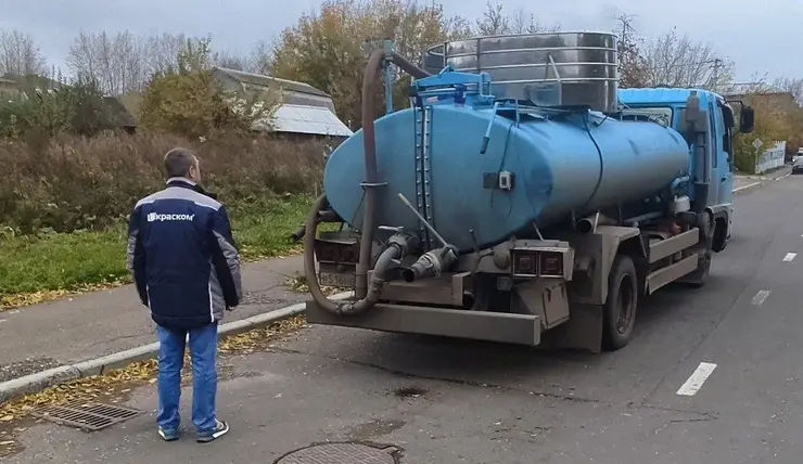 В Красноярске «черный ассенизатор» вылил нечистоты в колодец возле детского сада