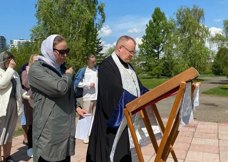 В Красноярске у строящегося храма на Стрелке пройдут уличные молебны