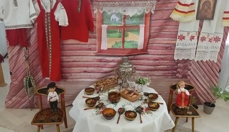 В Красноярске в детсаду № 165 создали мини-музей русской избы