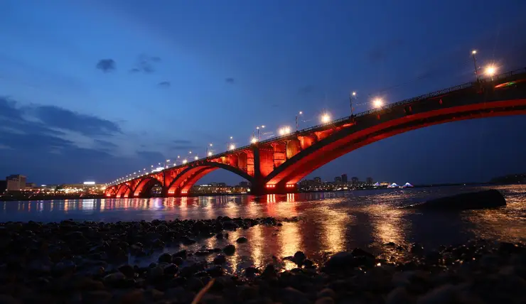 В Красноярске начался ремонт Коммунального моста