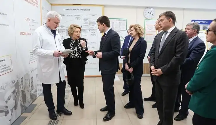 Валентина Матвиенко посетила краевую клиническую больницу в Красноярске