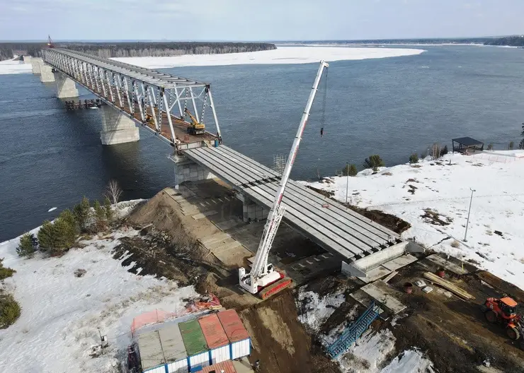 На Высокогорском мосту в Красноярском крае смонтировали еще 2 пролета