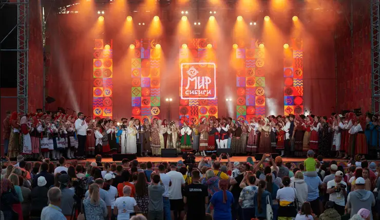 За звание лучшего на фестивале «МИР Сибири» поборются 60 мастеров этнического творчества