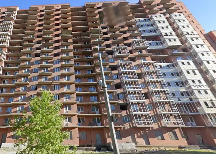 В Красноярске должны достроить 17-этажный проблемный дом на улице Грунтовой