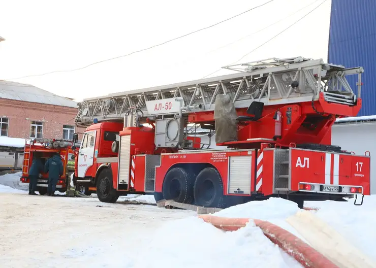 Пожар на складе ГСМ в Красноярске удалось локализовать