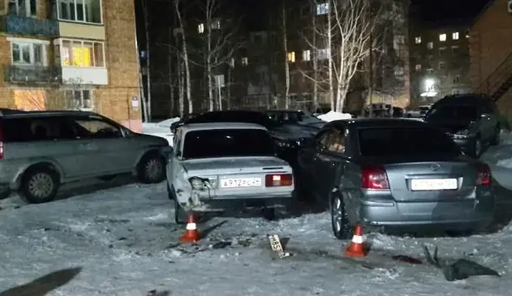 В Красноярском крае 15-летний подросток устроил массовую аварию и повредил три машины