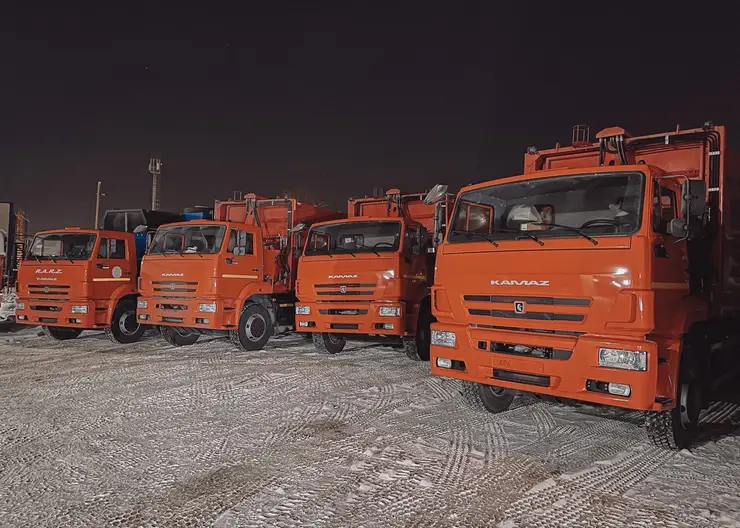 В Красноярске запущены в работу 4 эко-мусоровоза