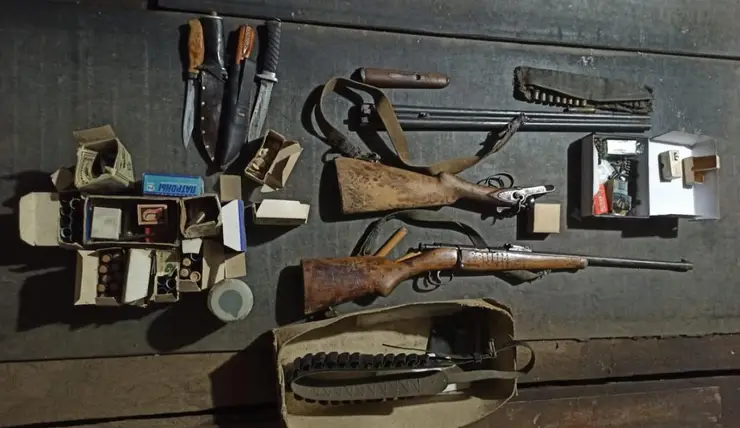 В Красноярском крае житель хранил в гараже оружие и боеприпасы