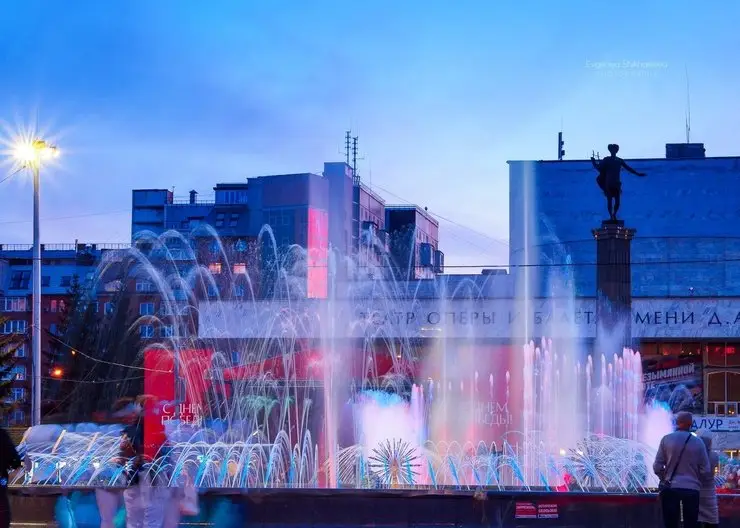 На Театральной площади светомузыкальный фонтан будет исполнять песни военных лет