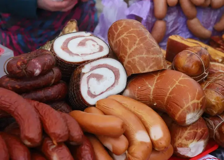 В Красноярске только один из 12 образцов докторской колбасы прошел проверку