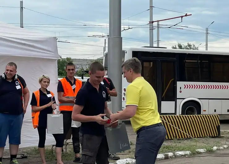 Максим Ростов стал лучшим водителем троллейбуса в Красноярске