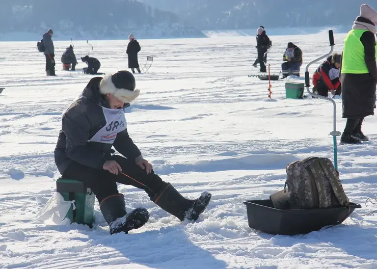 В Красноярске соревнования по зимней рыбалке пройдут 2 марта