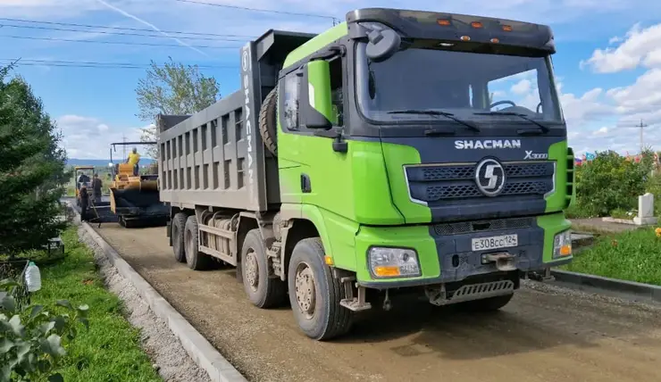 В Красноярске продолжают благоустраивать Бадалыкское кладбище