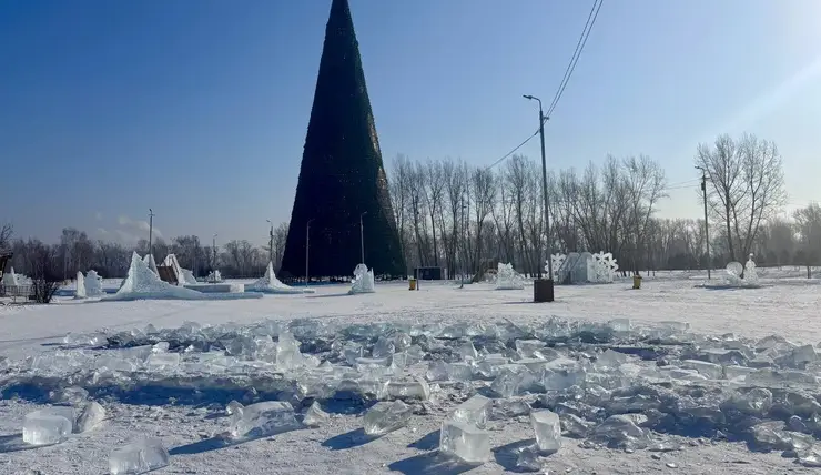 В красноярском Татышев-парке закрылся ледовый городок