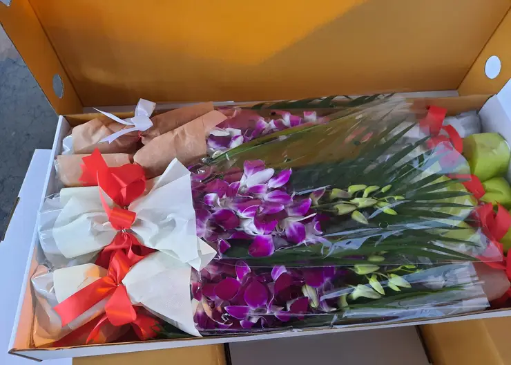 В Красноярск из Таиланда ввезли свыше 29 тысяч орхидей к 8 Марта
