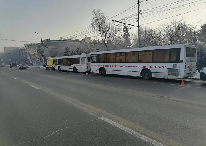 В Красноярске при столкновении двух автобусов пострадали 7 человек