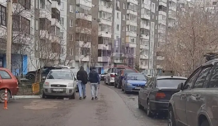 В Красноярске лжеэлектрики навязывали жителям дома на Ладо Кецховели дорогостоящие услуги