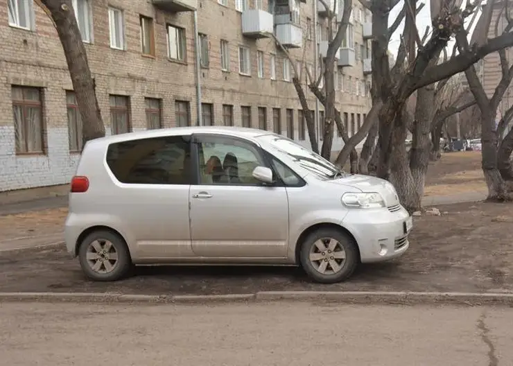 5,5 млн рублей заплатили жители Ленинского района за парковку на газонах