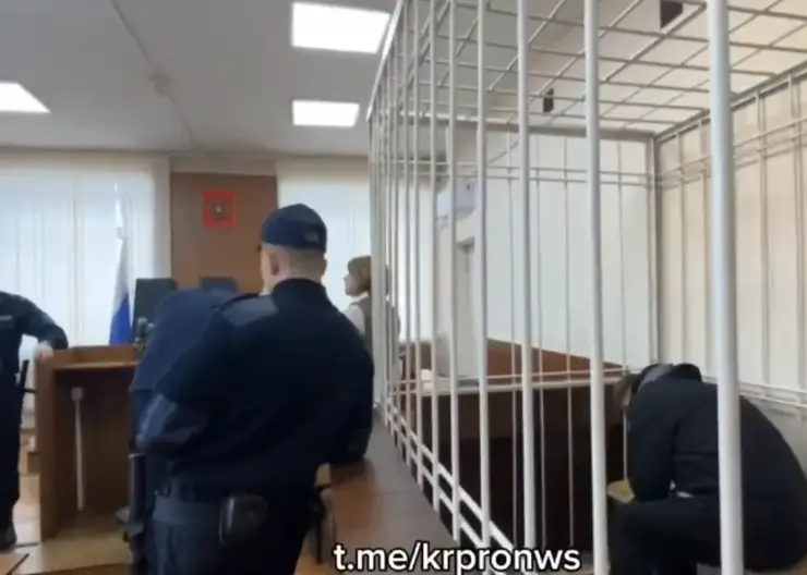 В Красноярске экс-полицейских приговорили к 8 годам колонии за вымогательство