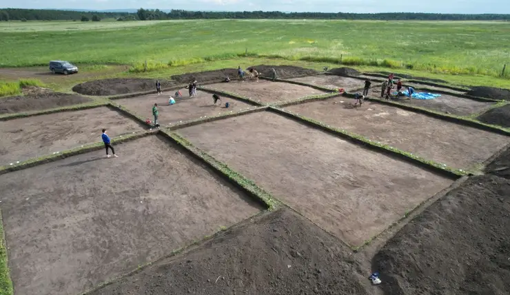 Под Красноярском археологи изучают огромный курган тагарской культуры