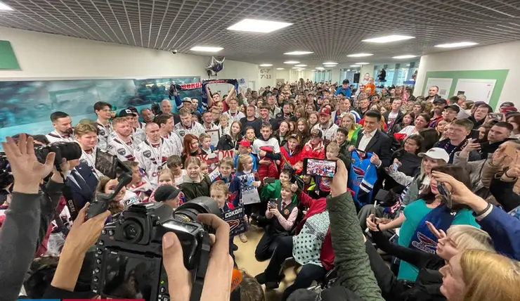 Красноярский хоккейный «Сокол» завершил свой успешный сезон вместе с болельщиками
