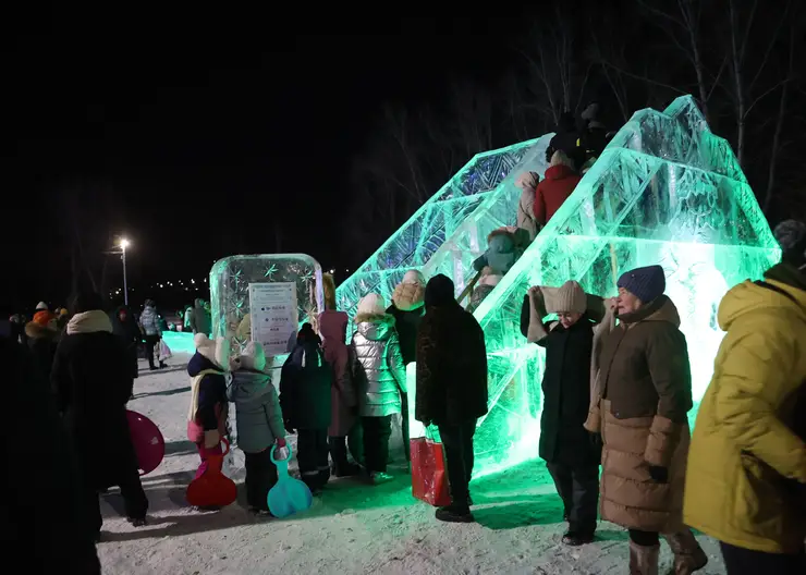 В Красноярске из-за тепла закрывают ледовые городки