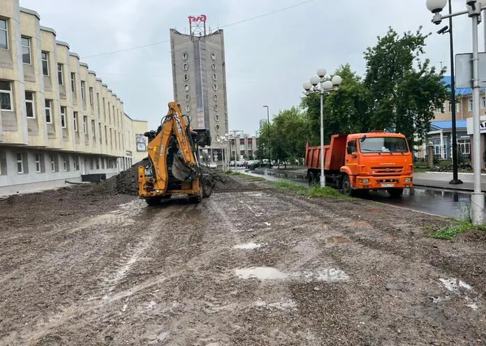 В Красноярске началось благоустройство площади возле Музыкального театра