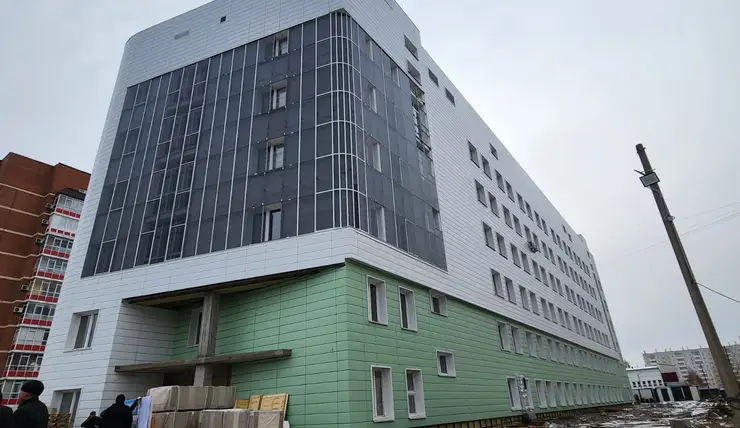 В Красноярске поликлинику в Северном достроят до конца лета