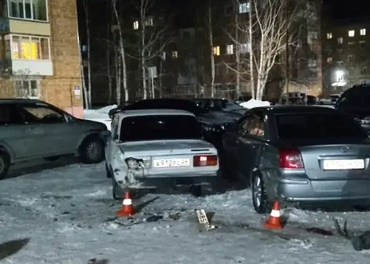 В Красноярском крае 15-летний подросток устроил массовую аварию и повредил три машины