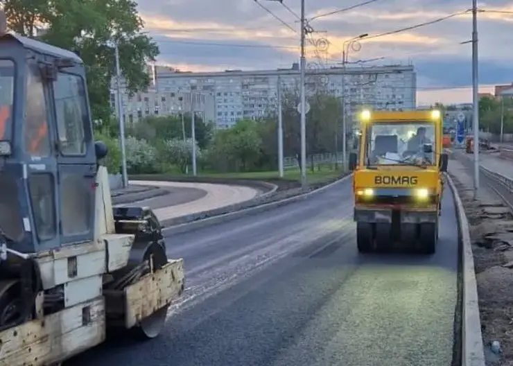 В Красноярске на улице Копылова начали укладывать асфальт