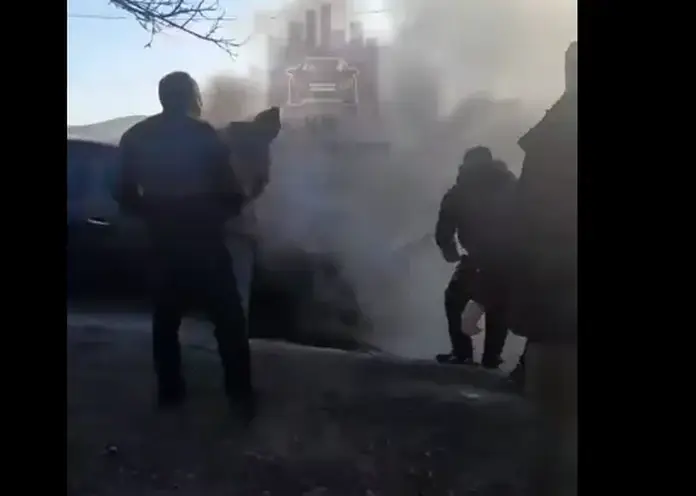 На Енисейском тракте в Красноярске горел автомобиль «Форд Фокус»