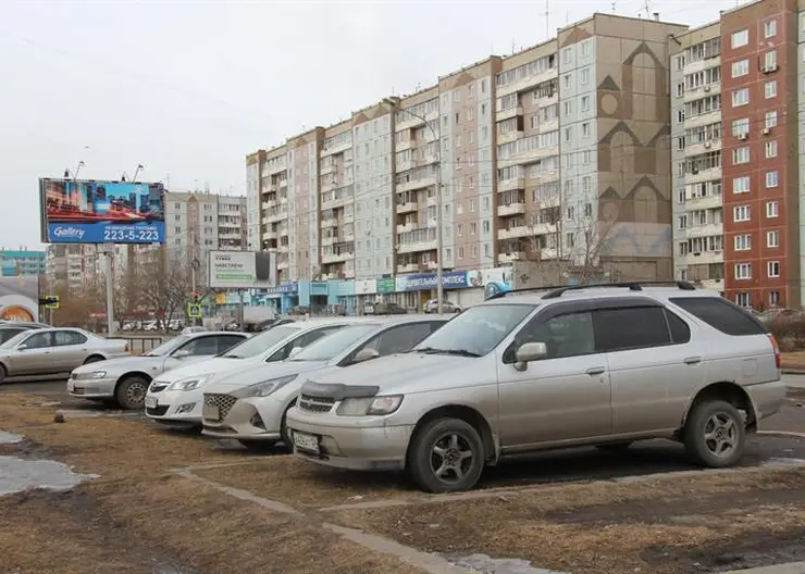 Более 866 тысяч рублей заплатили красноярцы за парковку на газонах