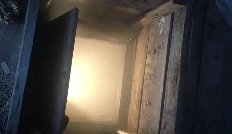 В Ачинске два человека отравились угарным газом в своем погребе