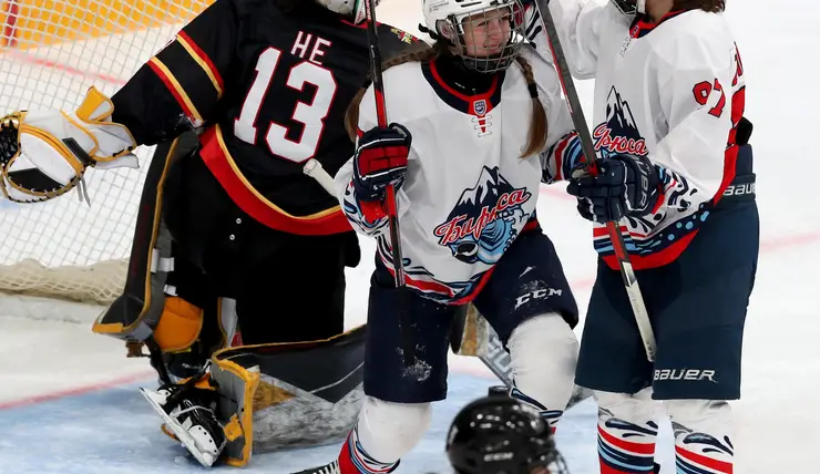 Лучшим новичком в женской хоккейной лиге признана спортсменка красноярской «Бирюсы»