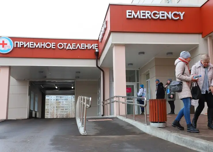 Врачи спасли травмировавшуюся во время катания жительницу Красноярска
