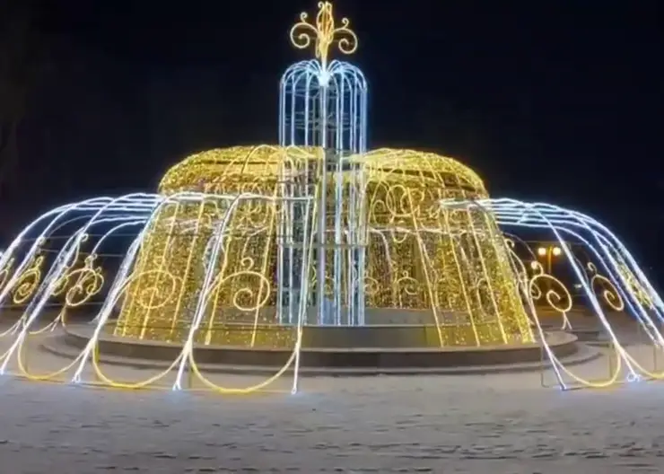 В Красноярске в «МайПарке» начал работать световой фонтан