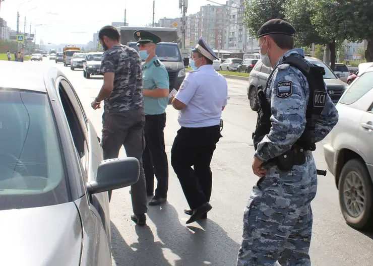 У красноярки арестовали автомобиль из-за 51 штрафа за езду по «выделенкам»