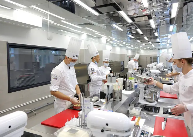 В СФУ открыли корпус с рестораном и кухнями-лабораториями