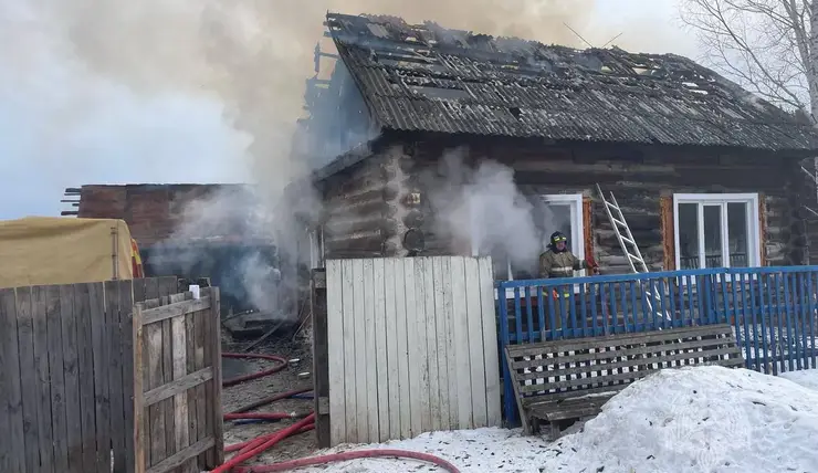 В Красноярском крае во время пожара в частном доме погиб мужчина