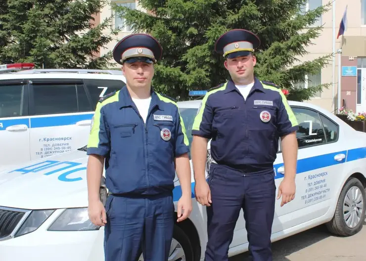 Госавтоинспекторы Красноярска доставили женщину в больницу на роды