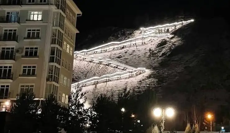 В Красноярске на Удачном готовятся открыть лестницу на склоне горы