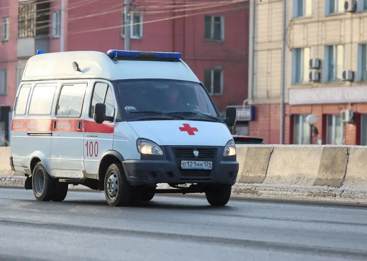 В Красноярске произошло ДТП с автомобилем скорой помощи