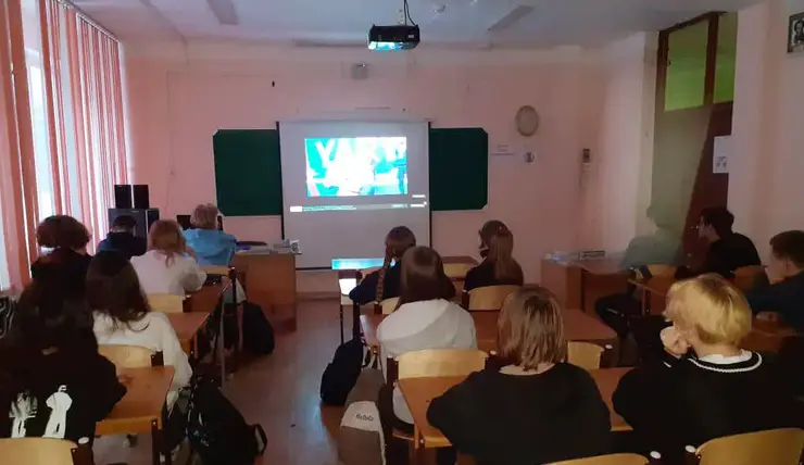 Для школьников Красноярска проводят тематические уроки в преддверии Кубка Ярыгина