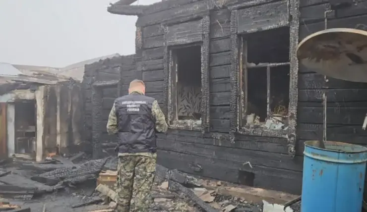 Житель Красноярского края из ревности сжег дом, где находились его сожительница и ее мать