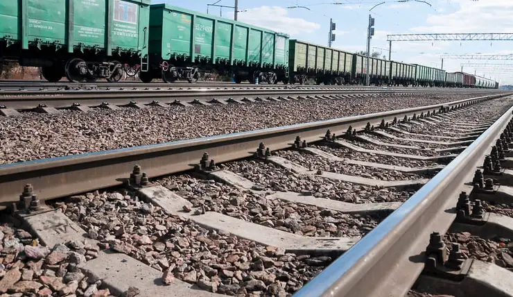 В Красноярском крае сошли с рельсов вагоны со свинцом
