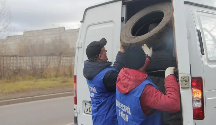 В Красноярске рассказали, куда можно сдать старые шины