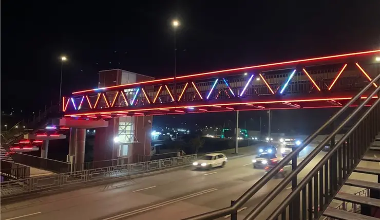 В Красноярске на новом виадуке на Калинина протестировали подсветку