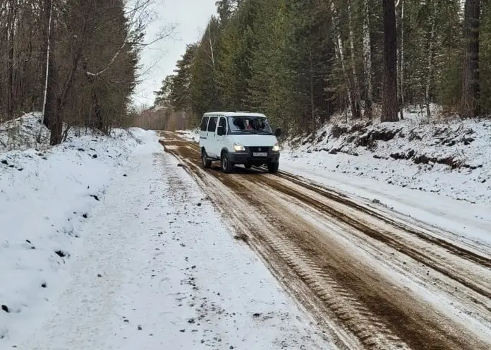 В Березовском районе восстановили движение на двух трассах