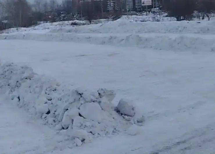 В красноярском озеро-парке Октябрьском сделали разметку из снега